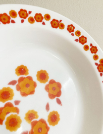 Set van 5 vintage borden - Arcopal -Lotus.  Retro bordjes met oranje bloemen