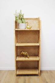 Rotan vintage kast  met planken.  Rieten Boho Wabi Sabi kastje
