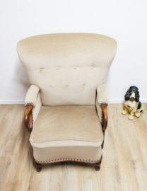 Vintage fauteuil bekleed met beige velvet. Antieke velours stoel