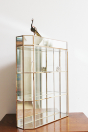 wasserette Gelukkig Renovatie Vintage vitrinekastje van messing en glas. Gouden kastje met verlichting |  *-Sold-* | Flat Sheep