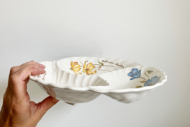 Set van 2 keramieken schalen met wilde bloemen. Vintage borden
