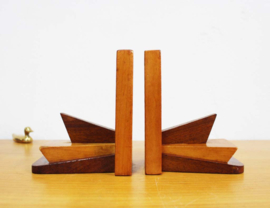 Set houten Art Deco / Amsterdamse school stijl boeksteunen.