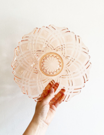 Glazen vintage schaal met vakverdeling, rosé. Art Deco bord van roze glas