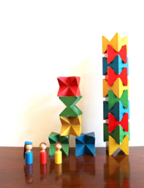 Houten vintage vlinder blokken met poppetjes- Naef? Retro Montessori speelgoed