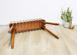 Houten vintage plantenbak. Mid-Century retro bloembak
