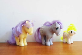 Vintage My little Pony paardensalon - Pretty Parlor. Retro stal met pony's