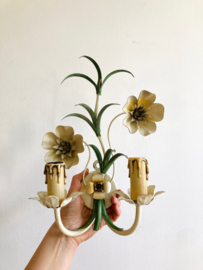 Romantische vintage wandlamp met bloemen. Hollywood regency stijl lamp.
