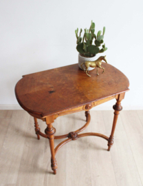 Houten antieke bijzettafel, Mahonie? Vintage tafeltje in  Louis XVI stijl.