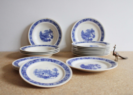 Grote set aardewerk borden, Boch La Louviere. Blauw/wit  vintage servies