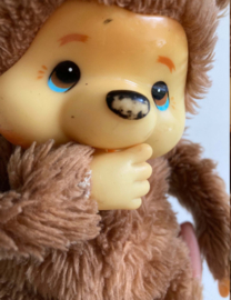 Kleine vintage knuffel aap. Retro knuffel Tobby Bear - 26 cm. Happy Horse 1981