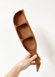 Houten vintage schaal in peul vorm. Boho bord met vakken / snackschaal