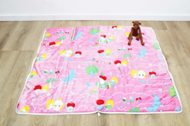Roze vintage kinder slaapzak- Ikea. Retro sprei met poppetjes en dieren