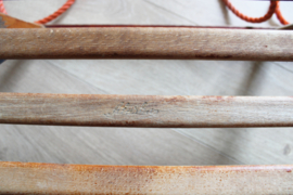 Houten vintage slee. Grote retro slede