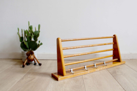 Vintage pannenrek -Piet Zwart voor Bruynzeel. Houten retro keuken / wandrek