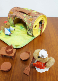 Vintage Fisher Price speelset - The Woodsey's.  Eekhoorntjes in boomstam poppenhuis