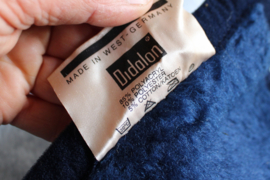 Tweepersoons vintage deken van Didas. Retro vegan sprei van dralon, blauw / paars