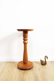Massief houten vintage zuil. Wabi Sabi plantentafeltje / pilaar