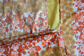 Set van 2 vintage dekbedhoezen met twee kussenslopen. Retro beddengoed