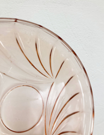 Glazen vintage bordje, rosé. Art Deco bord van roze glas