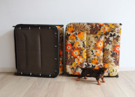 Set vintage stretchers met bloemen. Retro veldbed / opklapbed / logeerbed