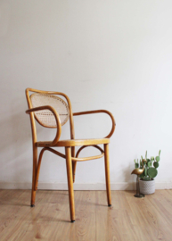 Vintage stoeltje, ZPM Radomsko in Thonet stijl. Houten retro cafe/herberg stoel
