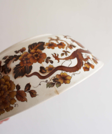 Aardewerk retro servies met draken. Vintage taartschaal met bordjes en 2 kommen/ Dragon of Kowloon