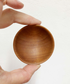 Set houten vintage bakjes. 5 retro schaaltjes, 1 groot 4 klein