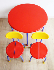 Vintage kindertafel met 2 stoeltjes - Puzzle - IKEA. Retro tafel - Memphis stijl.