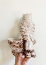 Super-kitsch bloempot met uil, Capodimonte? Vintage pot met bloemen en vogel