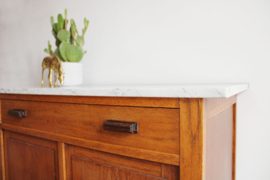 Antieke houten commode met marmeren blad. Vintage kast / Art Deco dressoir