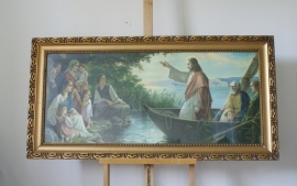Grote religieuze print in kitsch lijst. Jezus in een boot.