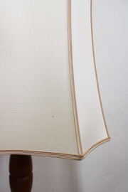 Japandi / Wabi Sabi lamp  met beige kap. Houten vintage schemerlamp