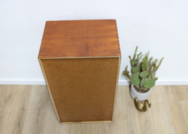 Klein houten ladekastje. Retro kastje met kleine laatjes