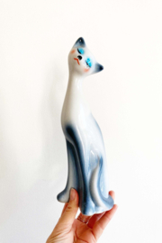 Vintage Siamese kat beeldje. Keramieken retro poezenbeeld / slanke kat