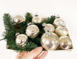 Set glazen vintage kerstballen. 9 antieke? zilveren kerstversiering.