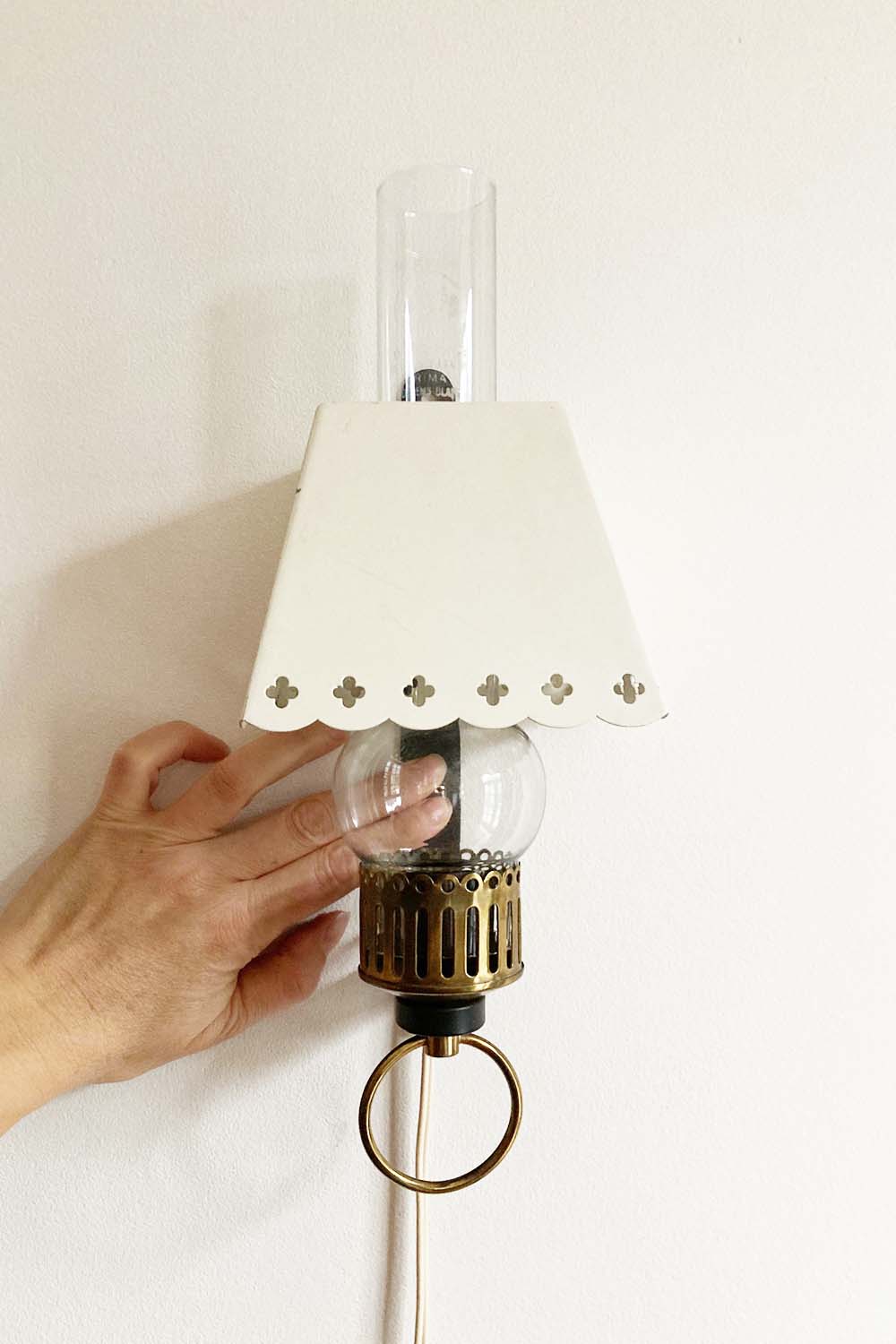 Antiek wandlampje - Schutz Mark. Vintage lampje met witte kap