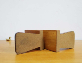 Set houten Art Deco / Amsterdamse school stijl boekensteunen.