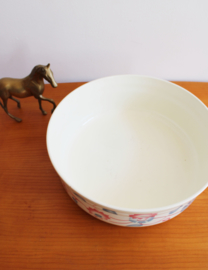 Grote vintage schaal met rozen. Aardewerk retro fruitschaal/waskom/lampetschaal