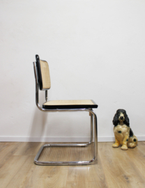 Zwarte vintage stoel - Cesca - Marcel Breuer stijl. Retro design sledestoel
