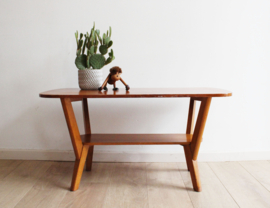 Houten vintage salontafel met dubbel blad. Retro design tafel / coffee table