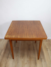 Vintage eettafel met uitschuifbare bladen. Houten Mid Century retro tafel.