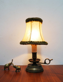 Goudkleurige tafellampje met creme kap. Vintage lamp