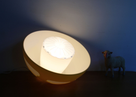 Gele retro wolken lamp van IKEA - Skojig.  Vrolijke kinderkamer lamp.