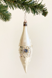 Glazen vintage kerstbal - pegel met deuk. Antiek zilveren kerstornament