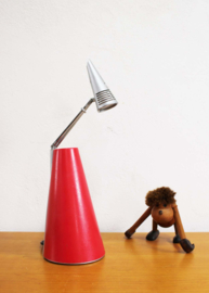 Rode vintage design bureaulamp Addex - Diovan. Postmoderne retro lamp