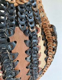 Gehaakte lederen vintage tas. Unieke handgemaakte loop leather bag.