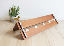 Vintage kapstok van hout en metaal. Retro Mid Century design wandkapstok