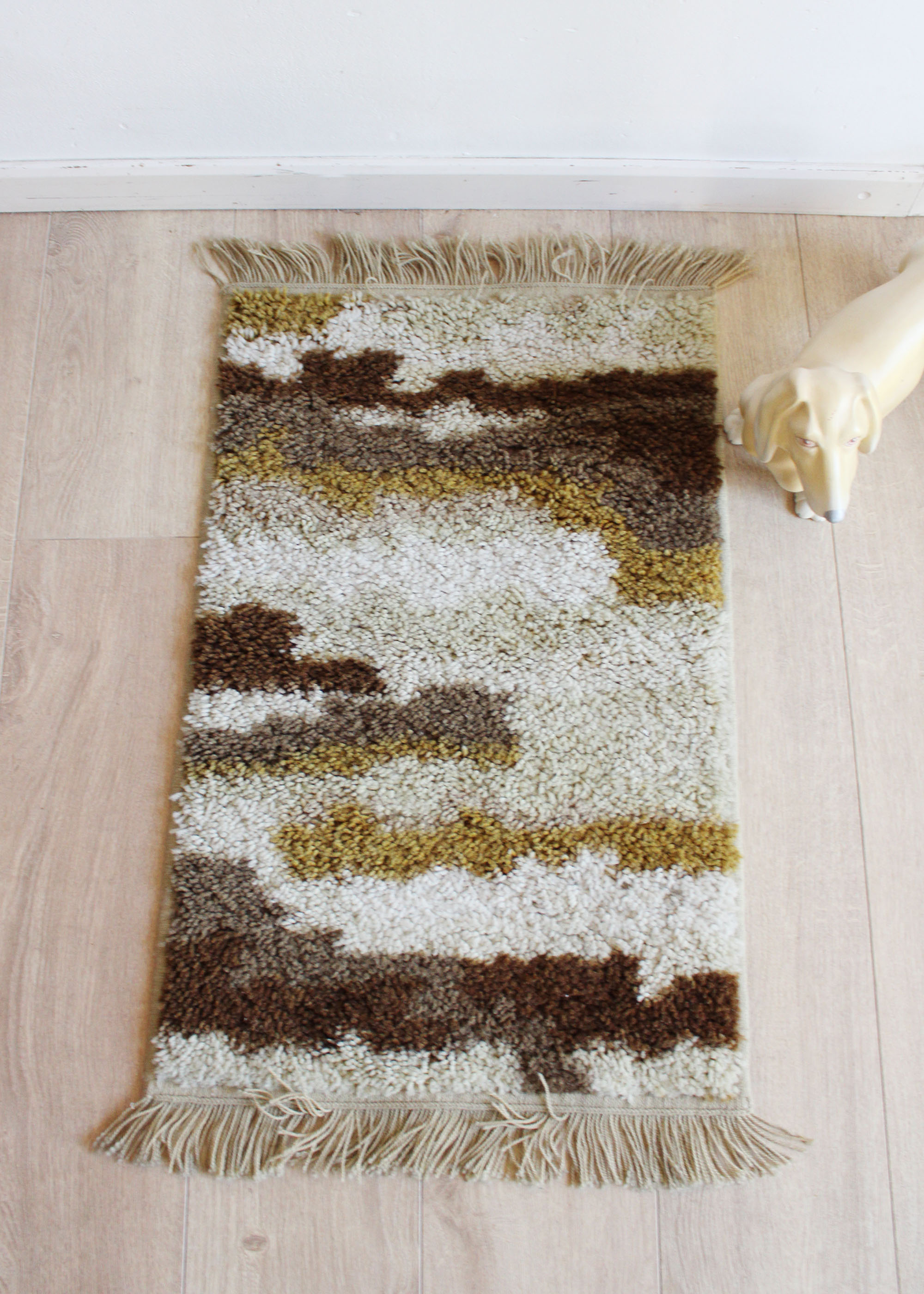 Bruin / beige vintage kleedje - Desso. Retro badmat