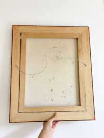 Romantisch bloemstilleven in houten lijst. Olieverf schilderij met rozen op doek