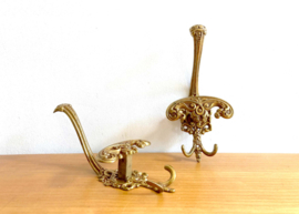 Set vintage messing (?) haken. Goudkleurig haakje / hoedenhaak, 2 stuks